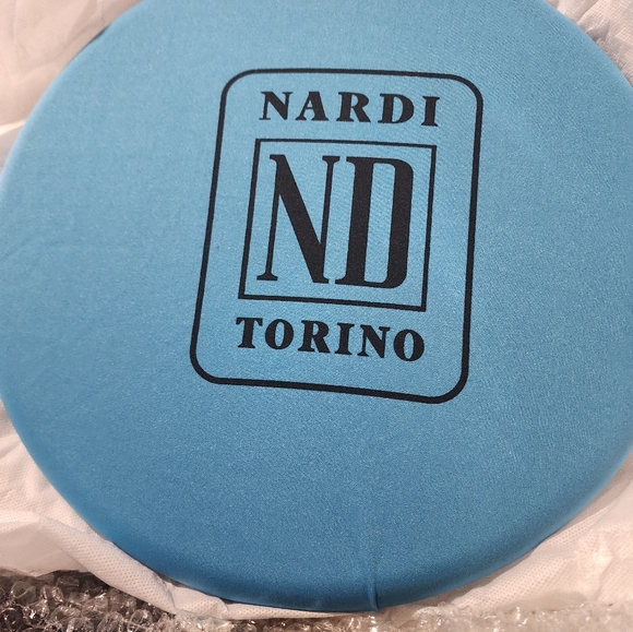 Steering wheel - Picture 3 of 6